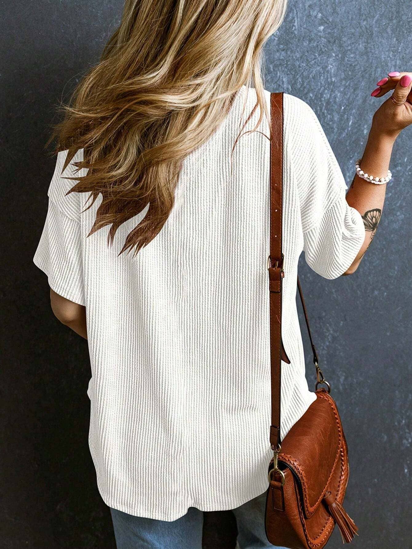 Stylish two-tone twist bullet pocket V-neck top